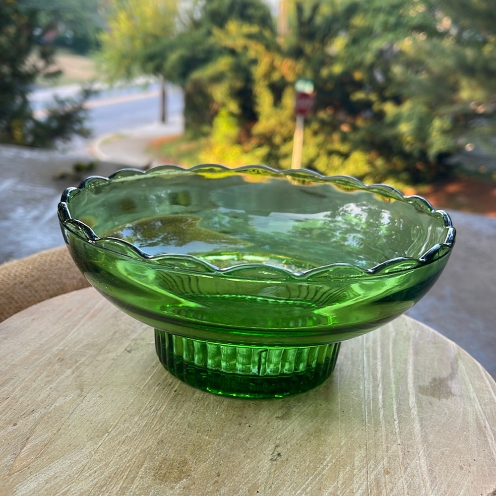 Vintage 1950’s E.O. Brody Company — M2000 Emerald Green/ Avocado Glass